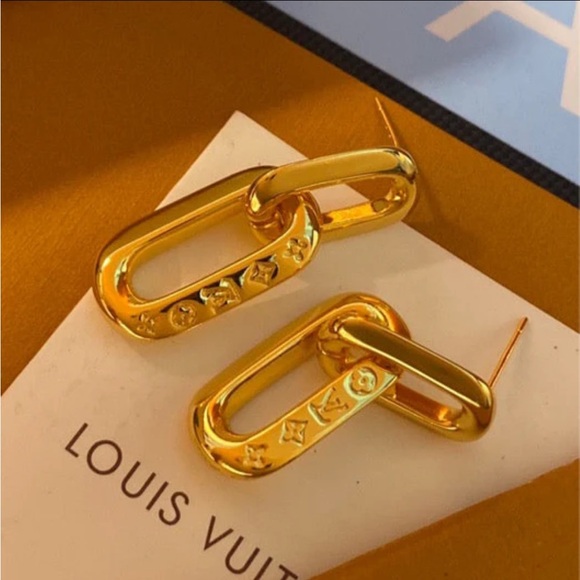 Louis Vuitton Gold Earrings stunning stamped and ready to find a new home - Picture 1 of 4